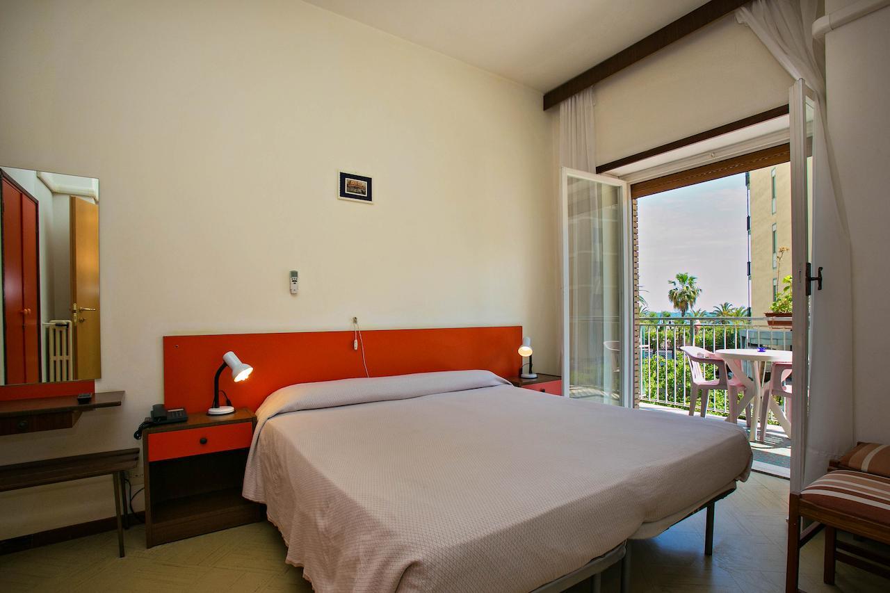Hotel Antares 3*